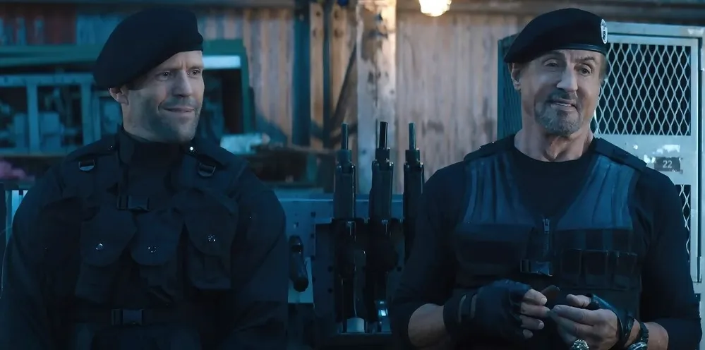 Biệt đội đánh thuê 4: Jason Statham không cứu nổi cốt truyện tẻ nhạt