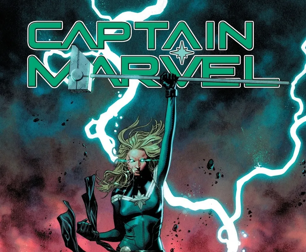 Captain Marvel: Cây búa của Ronan the Accuser khác truyện như thế nào?