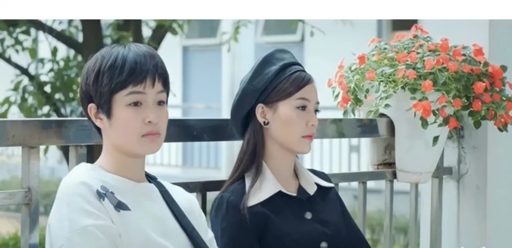 Cùng cảnh “xuống tóc” làm tomboy: Nữ phụ Nơi Giấc Mơ Tìm Về dìm visual