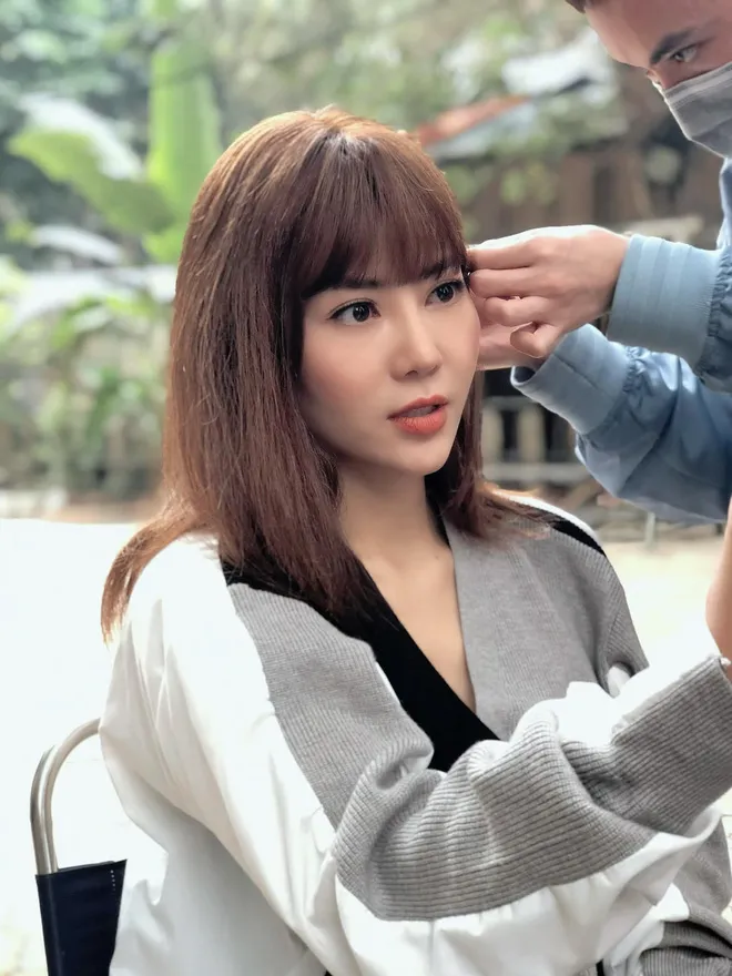 Cùng cảnh “xuống tóc” làm tomboy: Nữ phụ Nơi Giấc Mơ Tìm Về dìm visual