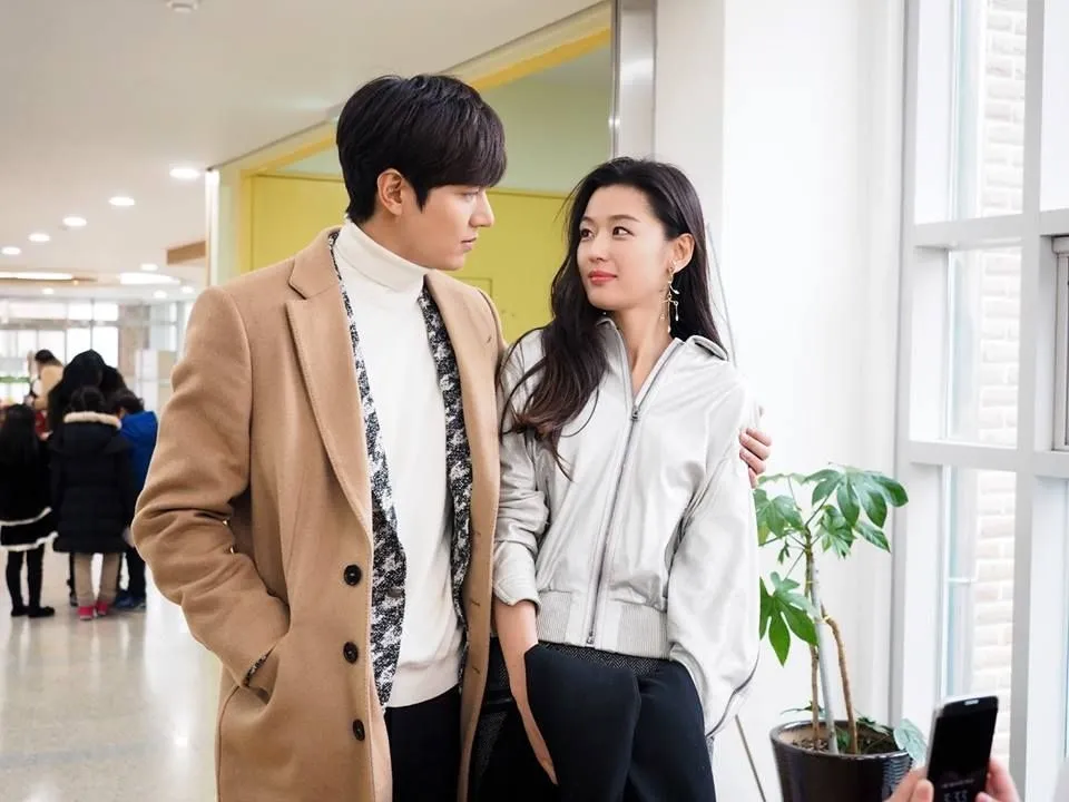 Những mối tình độc lạ trên phim Hàn: Hồ ly Kim Bum mê tiên cá Hyun Jin