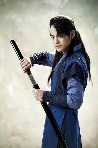 Sao Nữ Thần Lửa sau 10 năm: Kim Bum vượt bạn gái cũ Moon Geun Young