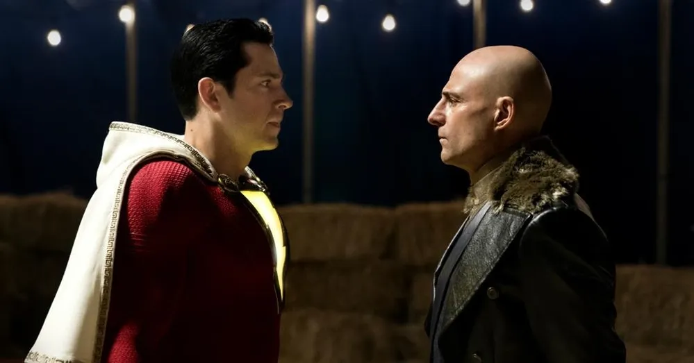 Shazam: Muốn sống lâu, hãy bỏ áo choàng