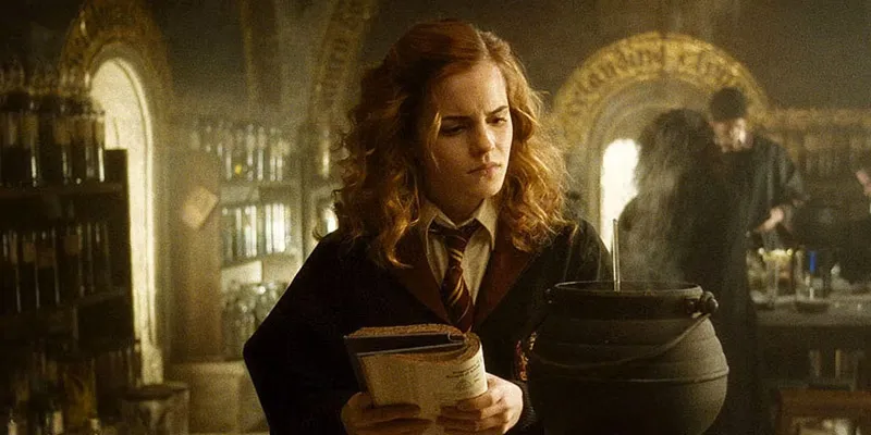 Thật ra Hermione đã “cảm nắng” Ron Weasley từ lâu